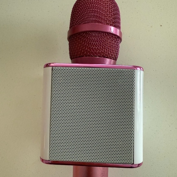 Wireless Pink Karaoke Microphone - Picture 3 of 5